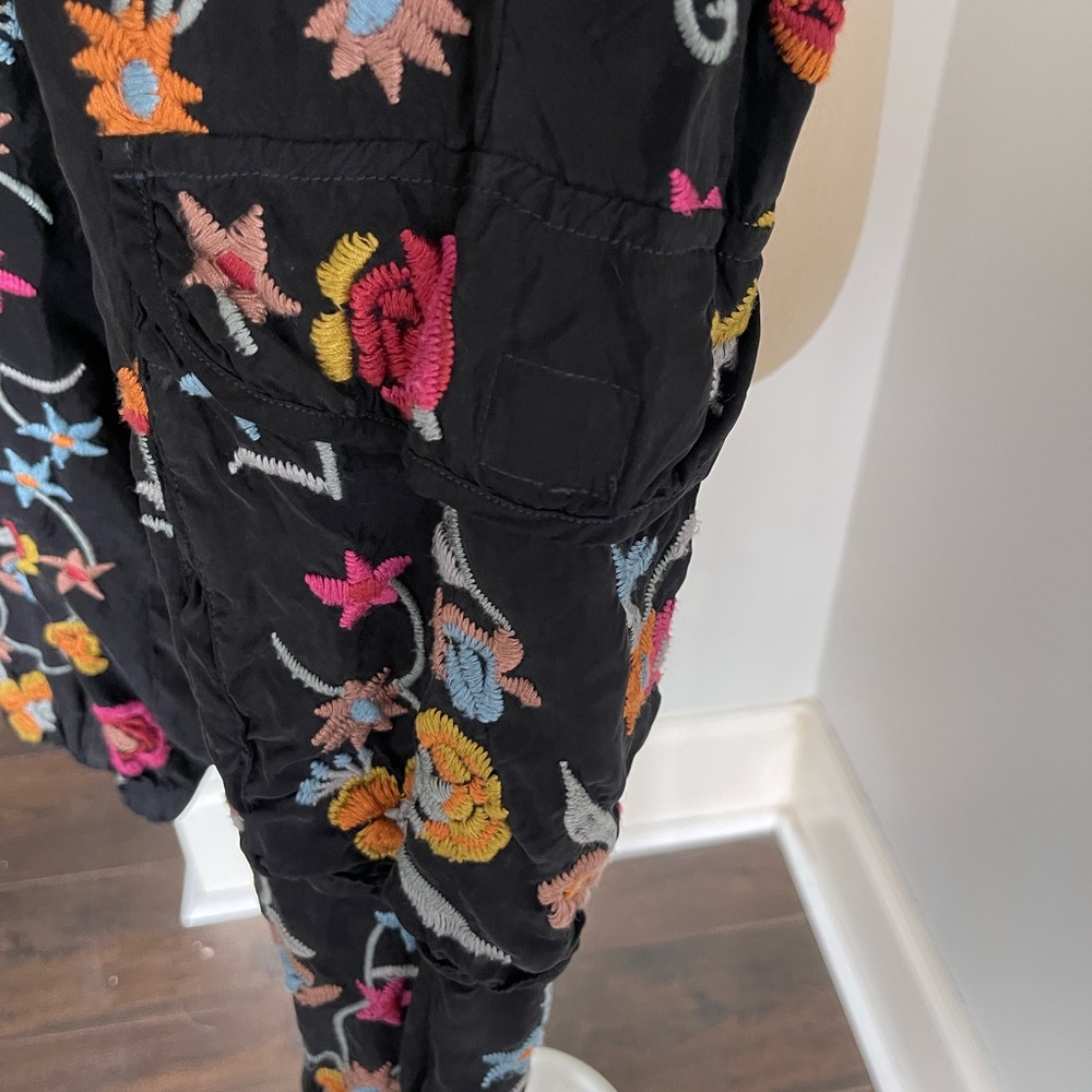 Johnny Was drawstring cargo pants floral sz L